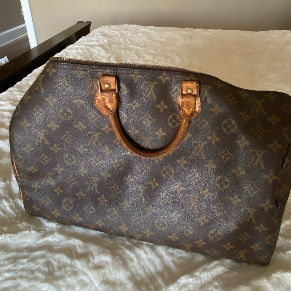 Authenticate Louis Vuitton Speedy 35